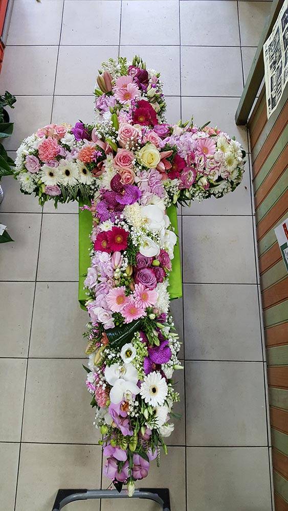 composition floral pour cerceuil